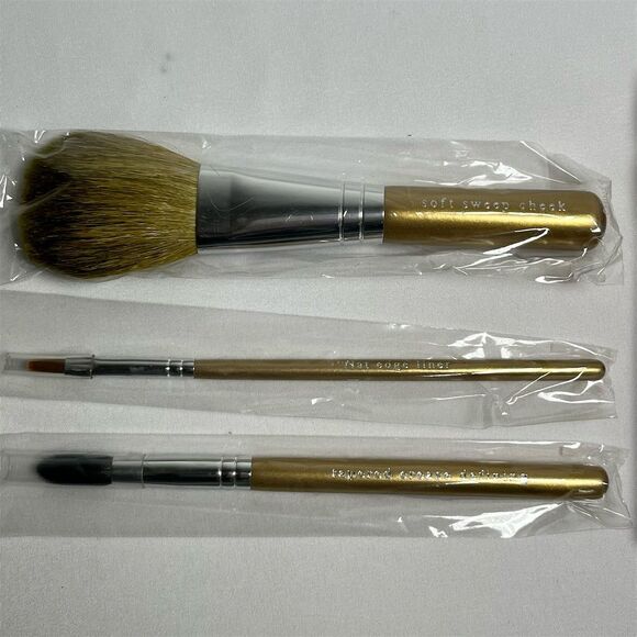 BareMinerals 10Piece Makeup Set (blush, shadow, liner, finishing, brushes, lip) - Picture 7 of 7